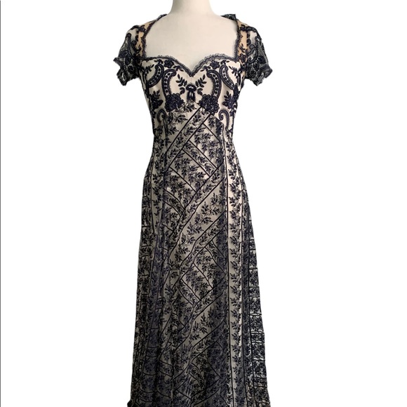 Marchesa Notte Blue Lace Sweetheart Neckline Gown | Size 0 - Picture 3 of 14